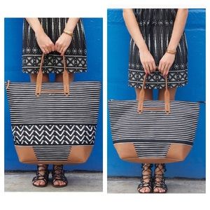 Stella & Dot Black White Stripe Getaway Tote NEW